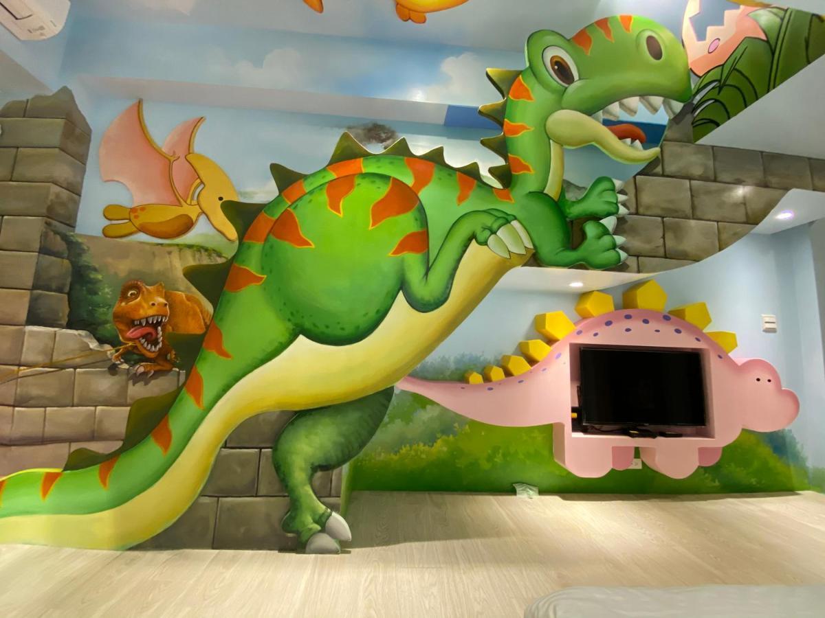 Fun Holiday Family Hostel Tainan Exterior photo