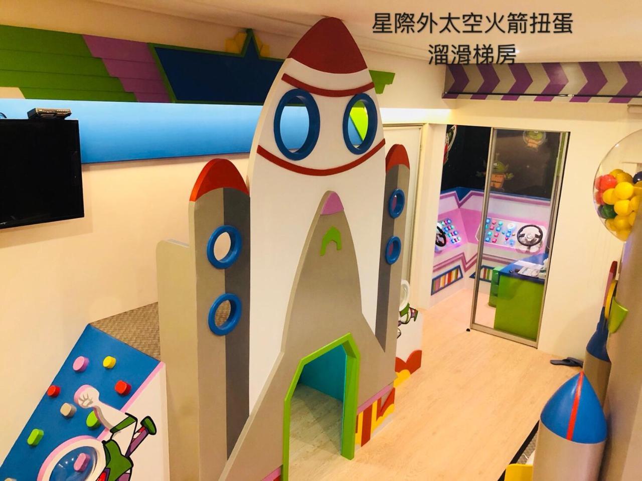 Fun Holiday Family Hostel Tainan Exterior photo