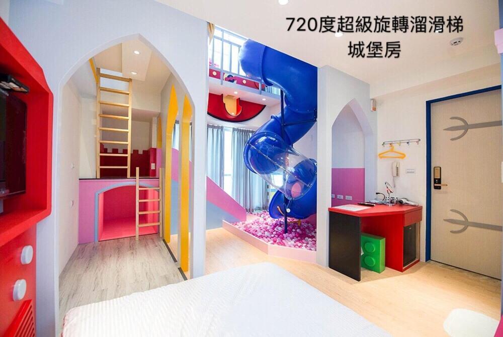 Fun Holiday Family Hostel Tainan Exterior photo